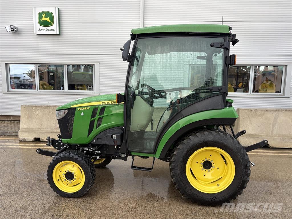 John Deere 2038R Micro tracteur