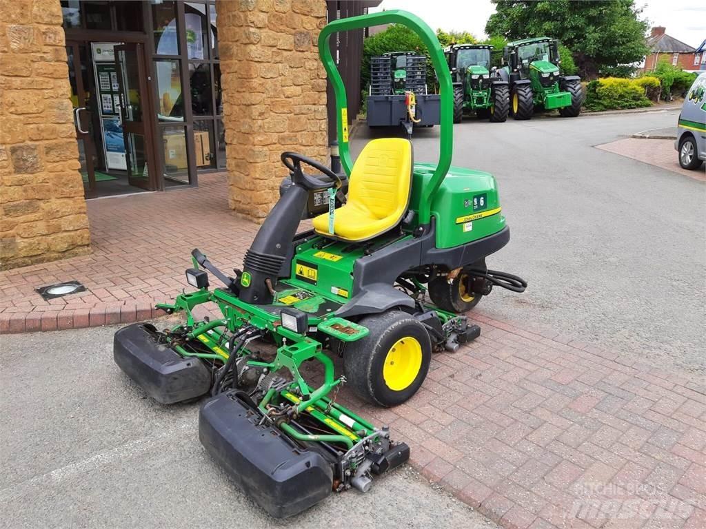 John Deere 2500EH Tondeuses à conducteur marchant