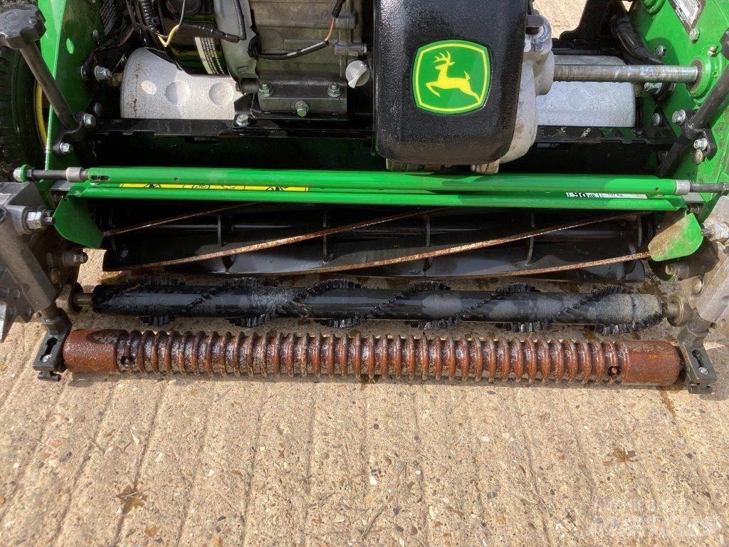 John Deere 260SL Tondeuses à conducteur marchant