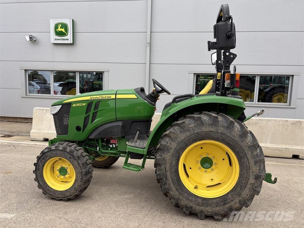 John Deere 4052M Micro tracteur