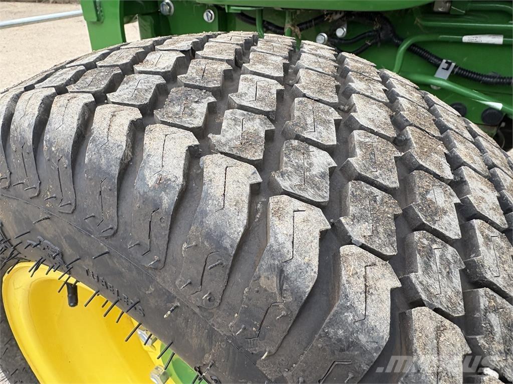 John Deere 4066R Micro tracteur