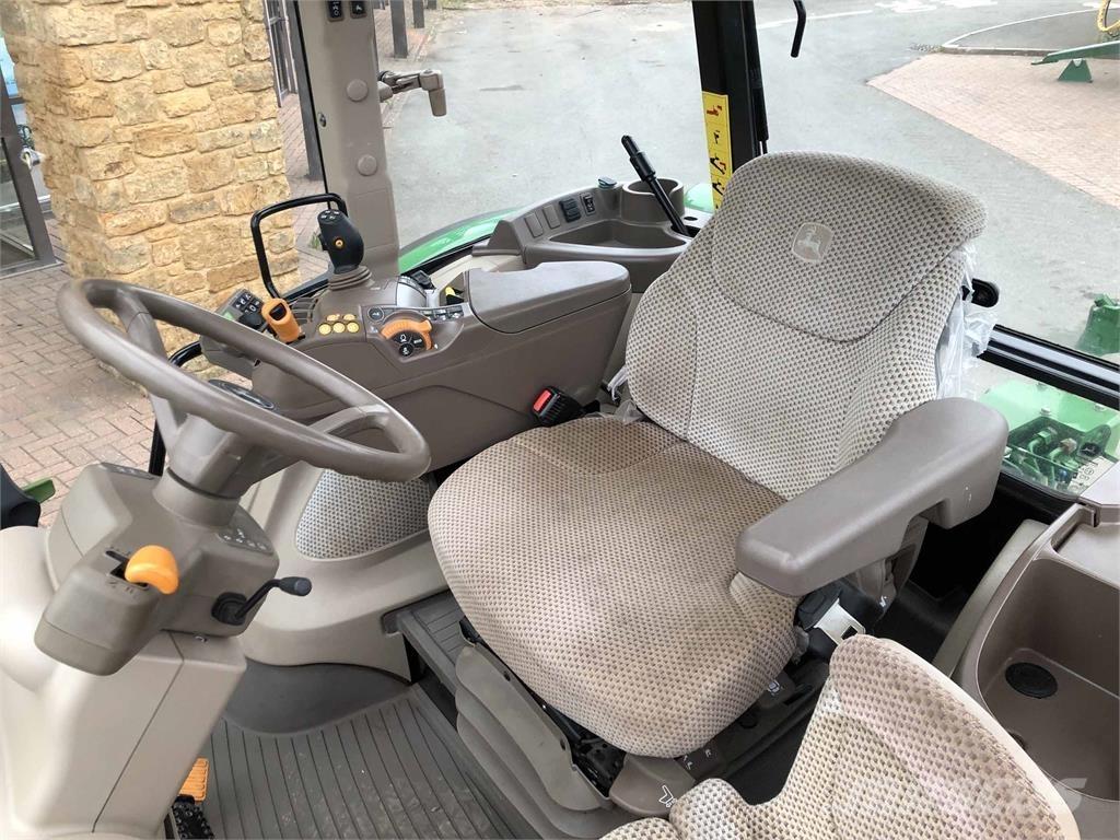 John Deere 5100R Tracteur