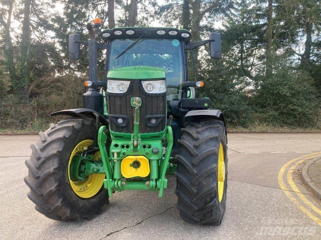 John Deere 6215R Tracteur