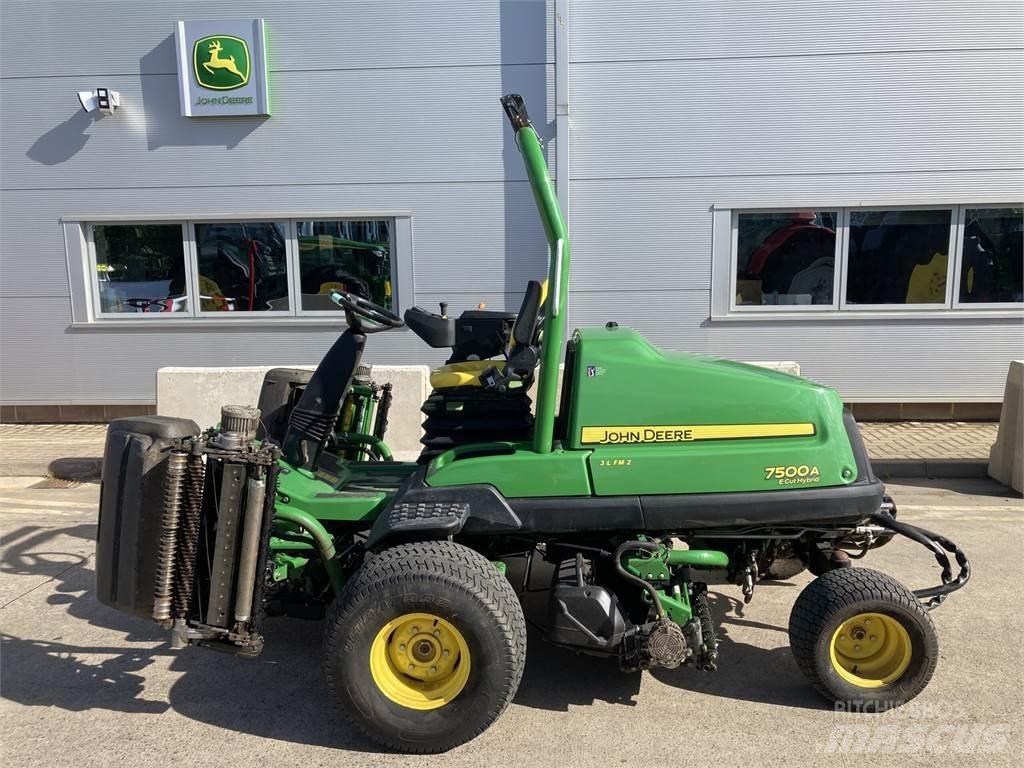 John Deere 7500AE Tondeuses à conducteur marchant