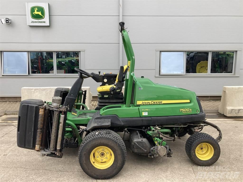 John Deere 7500AE Tondeuses à conducteur marchant