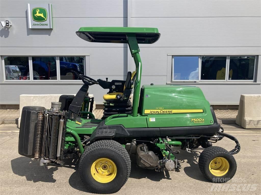 John Deere 7500AE Tondeuses à conducteur marchant