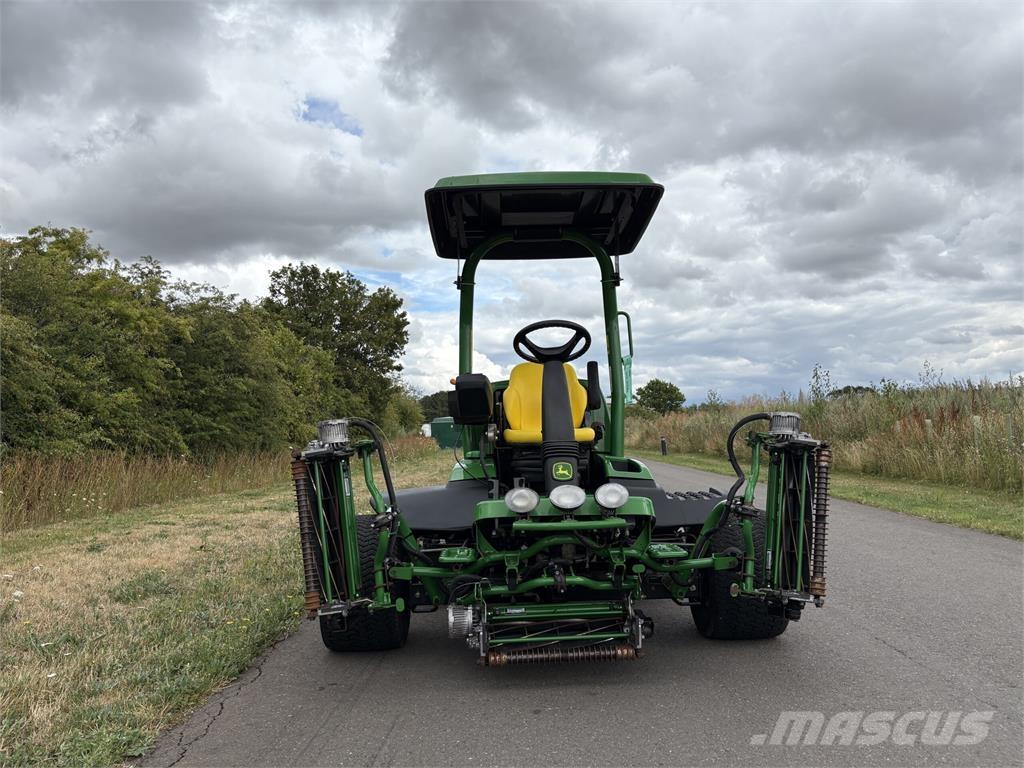 John Deere 7500AE Tondeuses à conducteur marchant