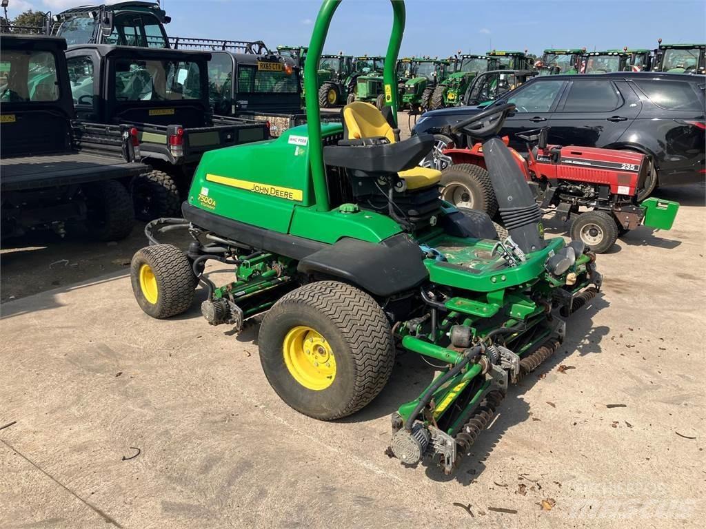 John Deere 7500AE Tondeuses à conducteur marchant