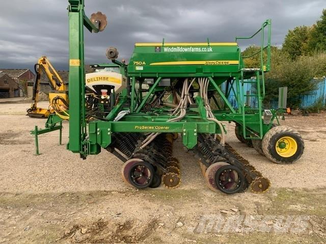 John Deere 750A Semoir