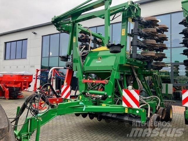 John Deere 750A Semoir