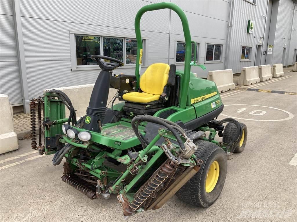 John Deere 7700A Tondeuses à conducteur marchant