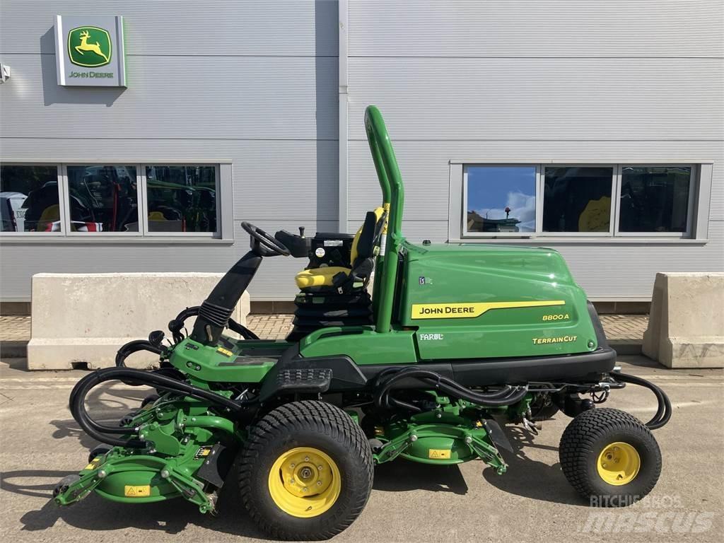 John Deere 8800A Tondeuses à conducteur marchant