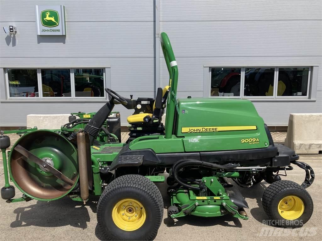 John Deere 9009A Tondeuses à conducteur marchant