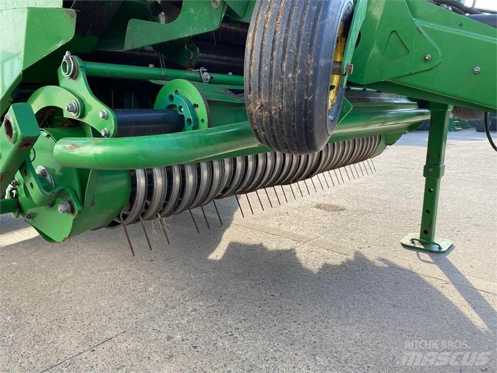 John Deere 960 Presse cubique