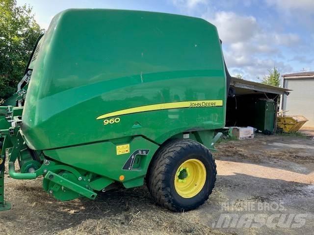 John Deere 960 Presse cubique