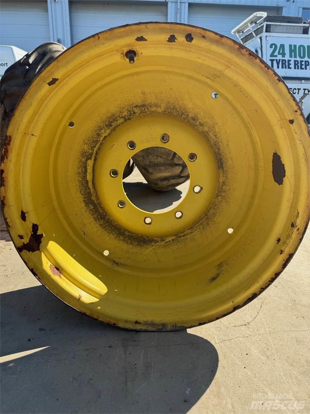 John Deere Example Pneus, roues et jantes