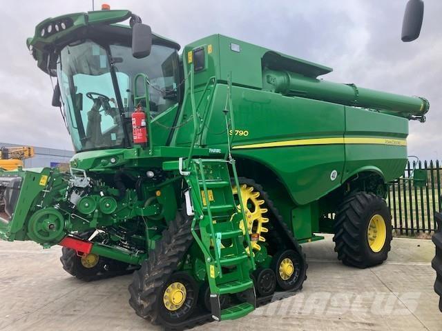 John Deere S790 Moissonneuse batteuse