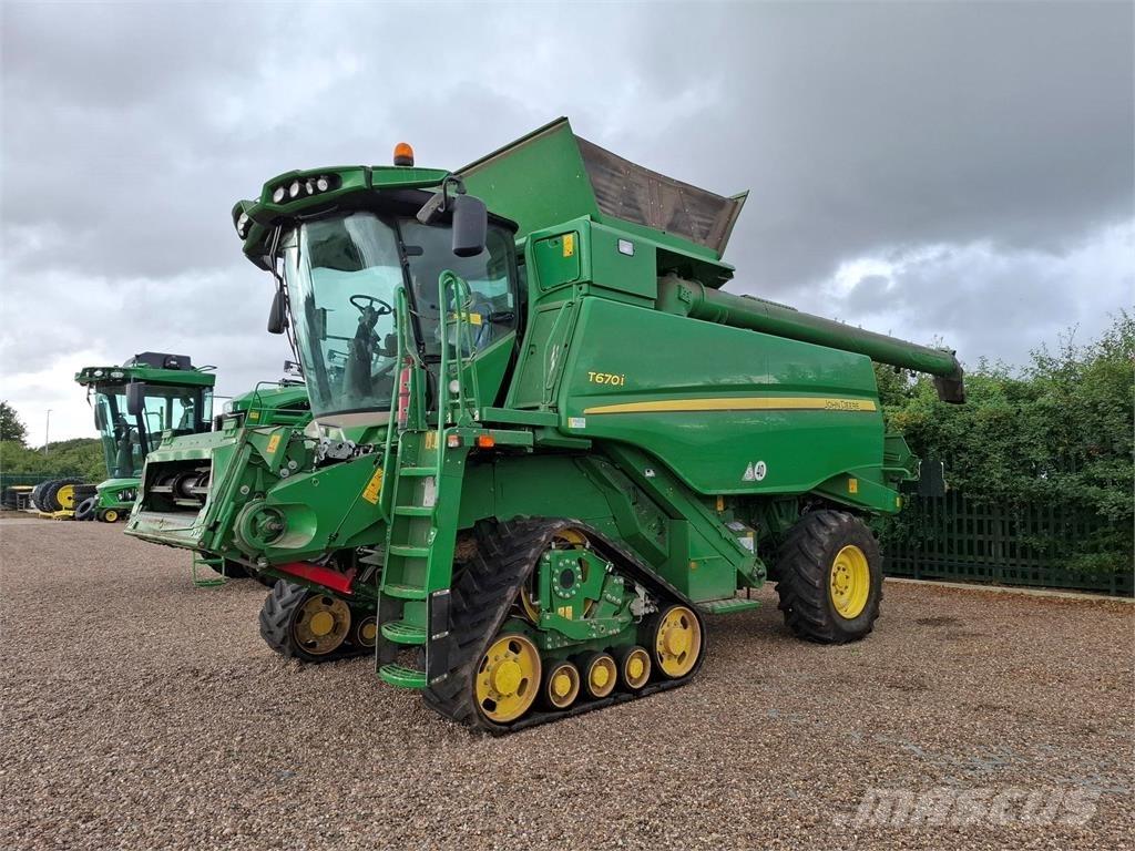John Deere T670i Moissonneuse batteuse