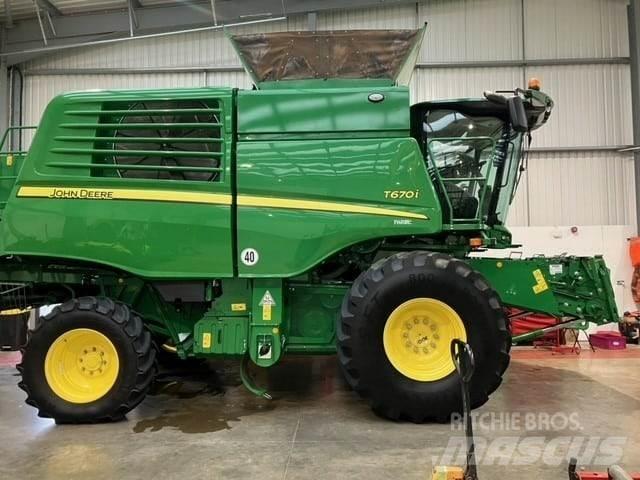 John Deere T670i Moissonneuse batteuse