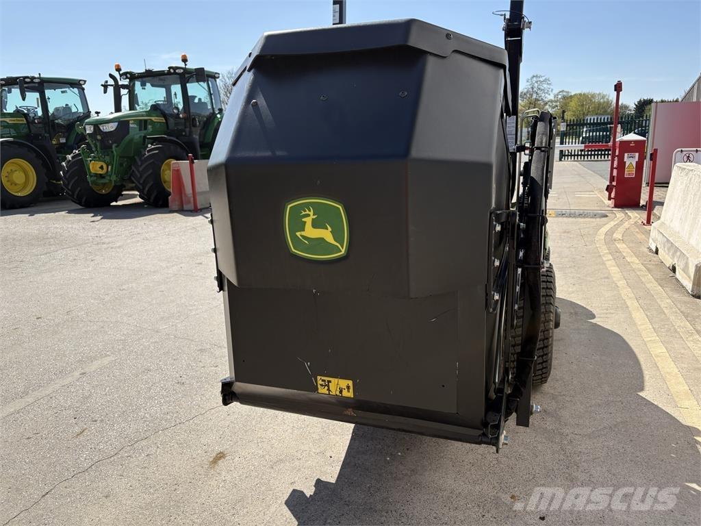 John Deere X950R Tondeuses montées