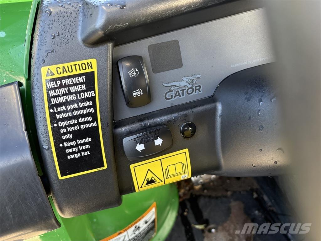 John Deere XUV855M Mini utilitaire