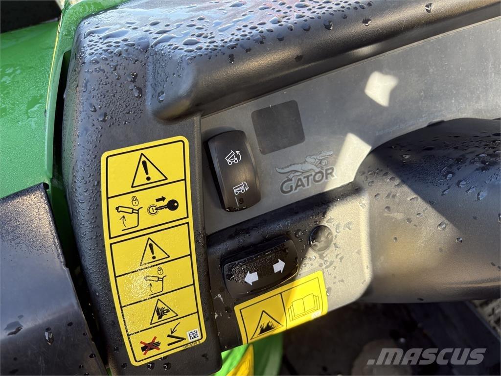 John Deere XUV855M Mini utilitaire