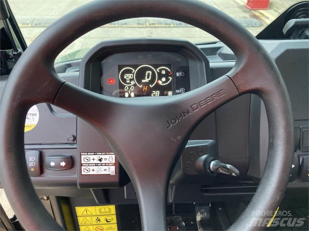 John Deere XUV875M Mini utilitaire