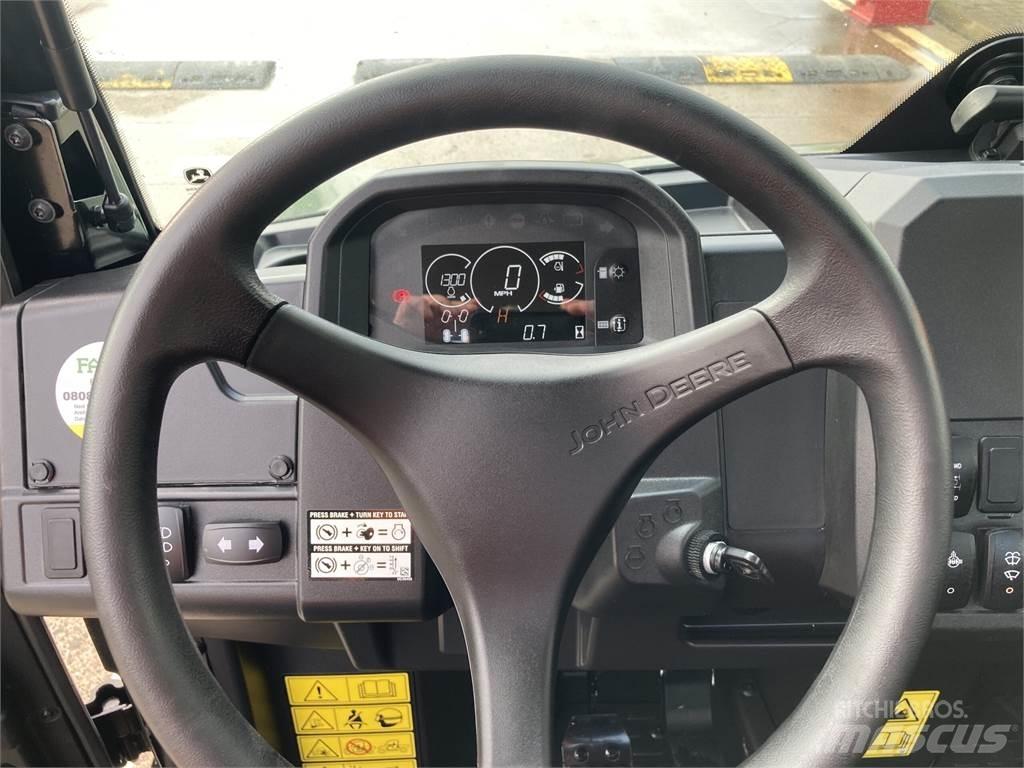 John Deere XUV875M Mini utilitaire