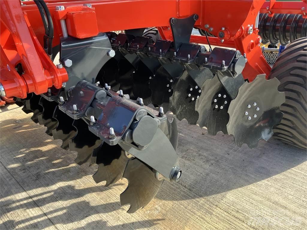 Kuhn L6000 Déchaumeur, cultivateur
