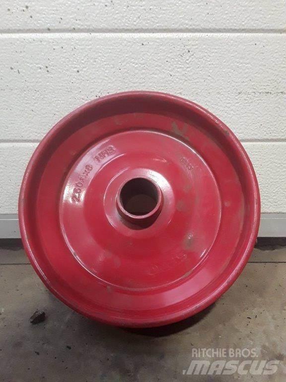  Misc. Red Rim Pneus, roues et jantes