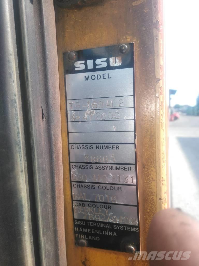 Sisu TR160 AL 4 X4 Tracteur de manœuvre