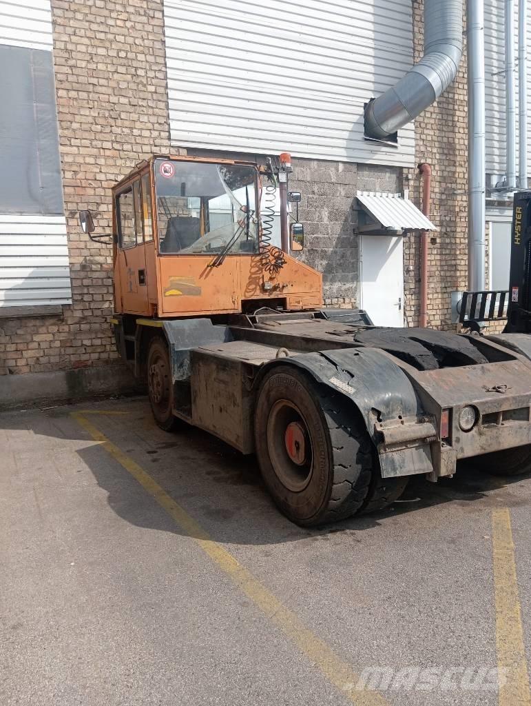 Sisu TR160 AL 4 X4 Tracteur de manœuvre