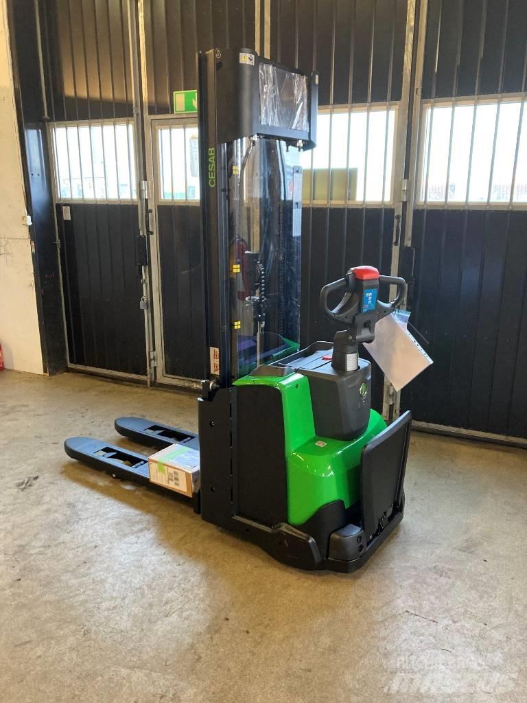 Cesab S 212 L Gerbeur accompagnant