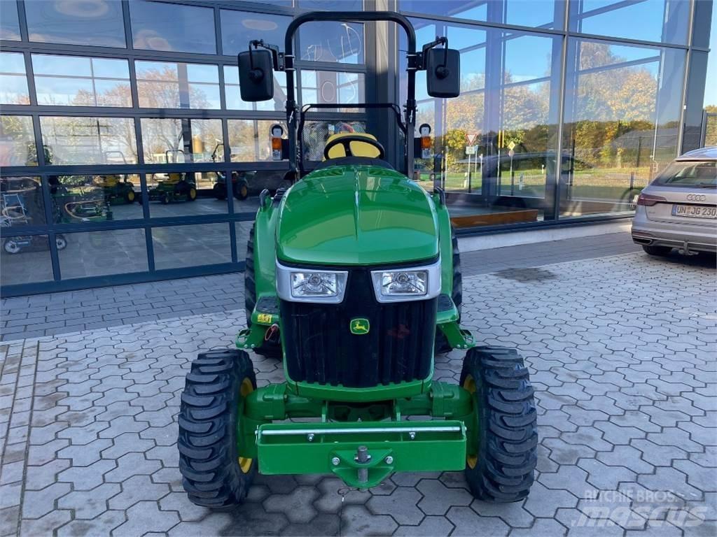 John Deere 3046R Tracteur