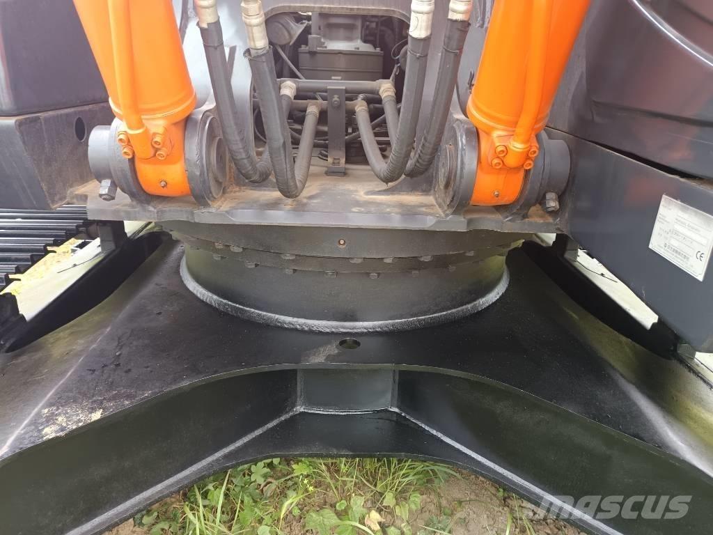 Hitachi ZX 210 Pelle sur chenilles