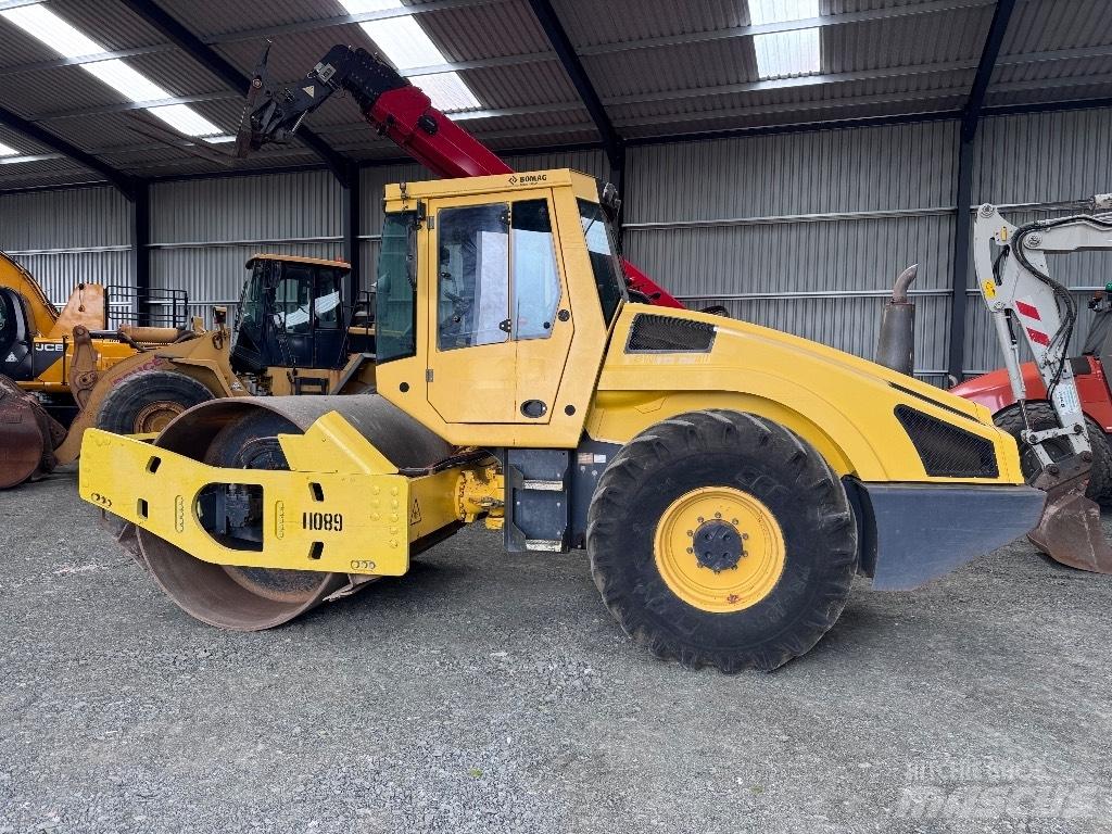 Bomag BW 213 D H-4 Rouleaux monocylindre