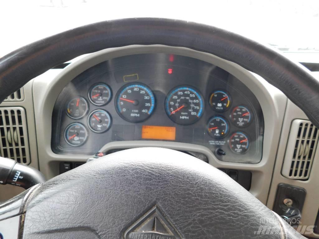 International 4300 Camion porte container