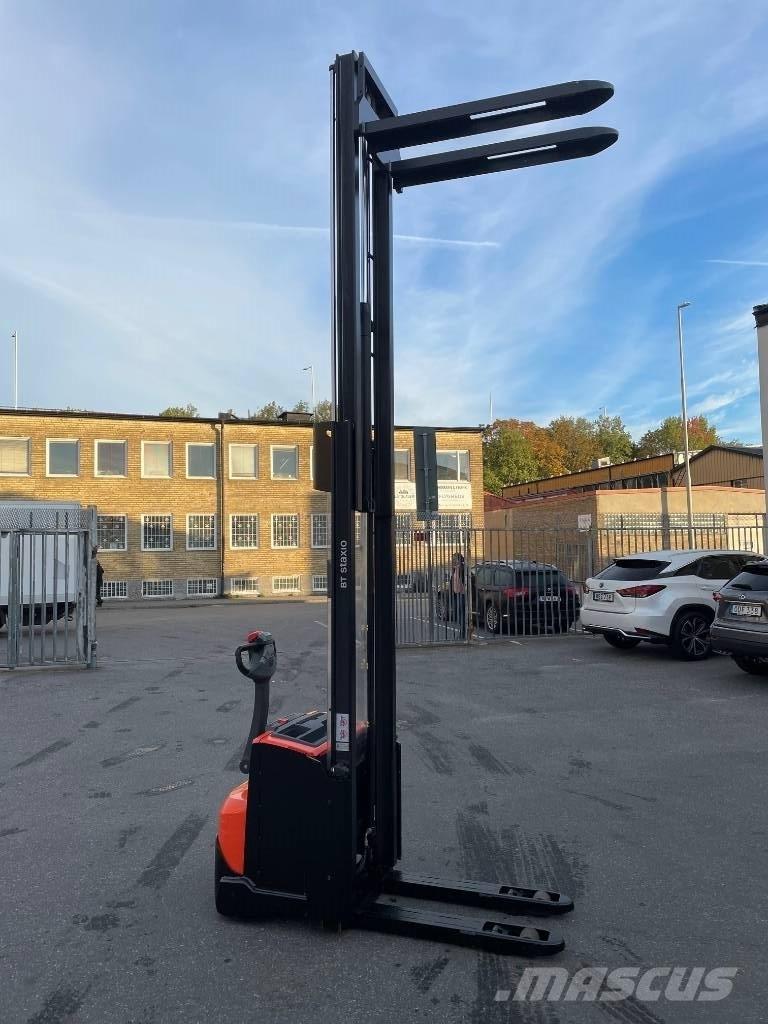 BT Staxio SWE120L Gerbeur accompagnant