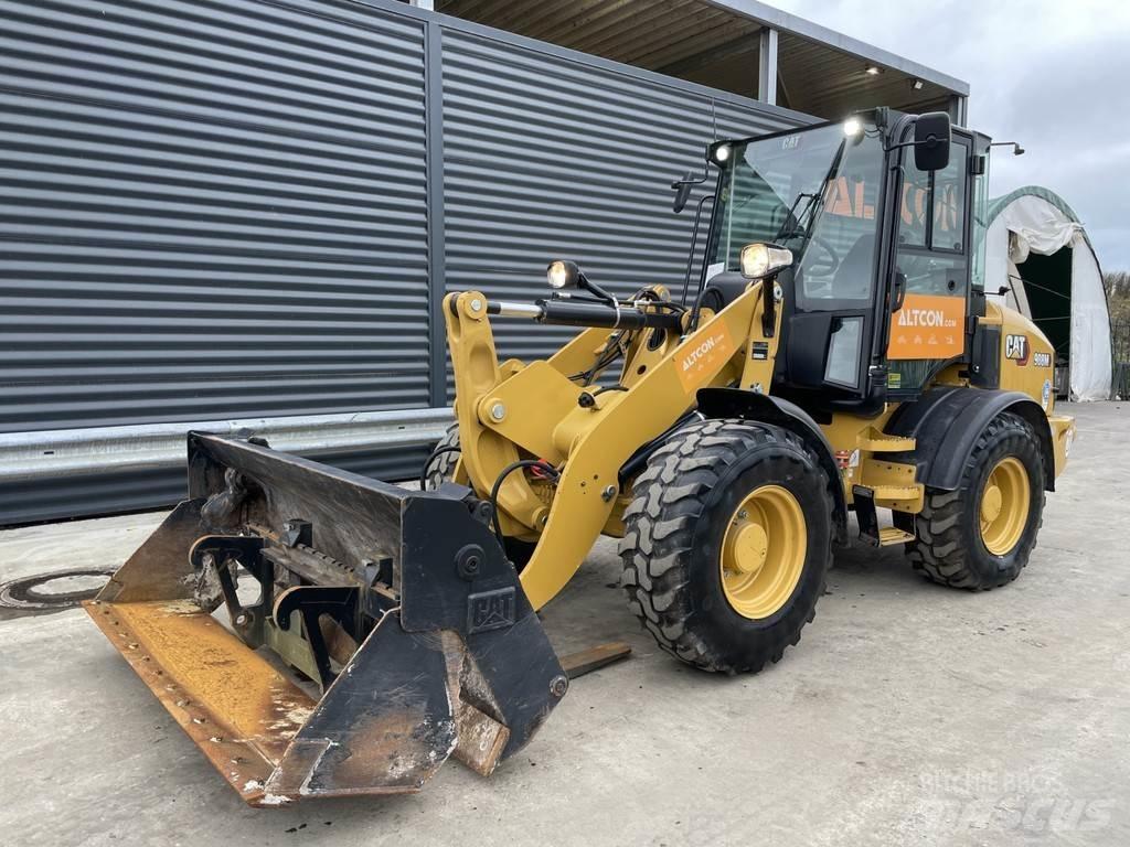 CAT 908M Chargeuse sur pneus