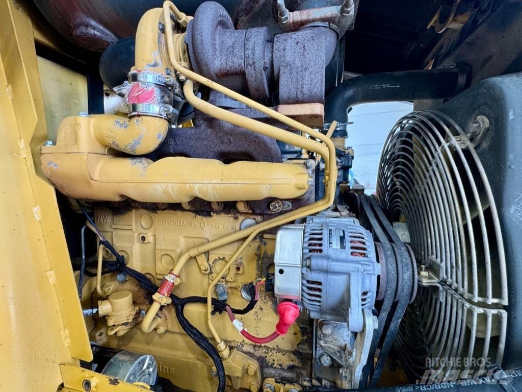 CAT 432 D Tractopelle