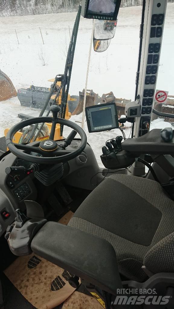 Volvo L120H, UTHYRES Chargeuse sur pneus