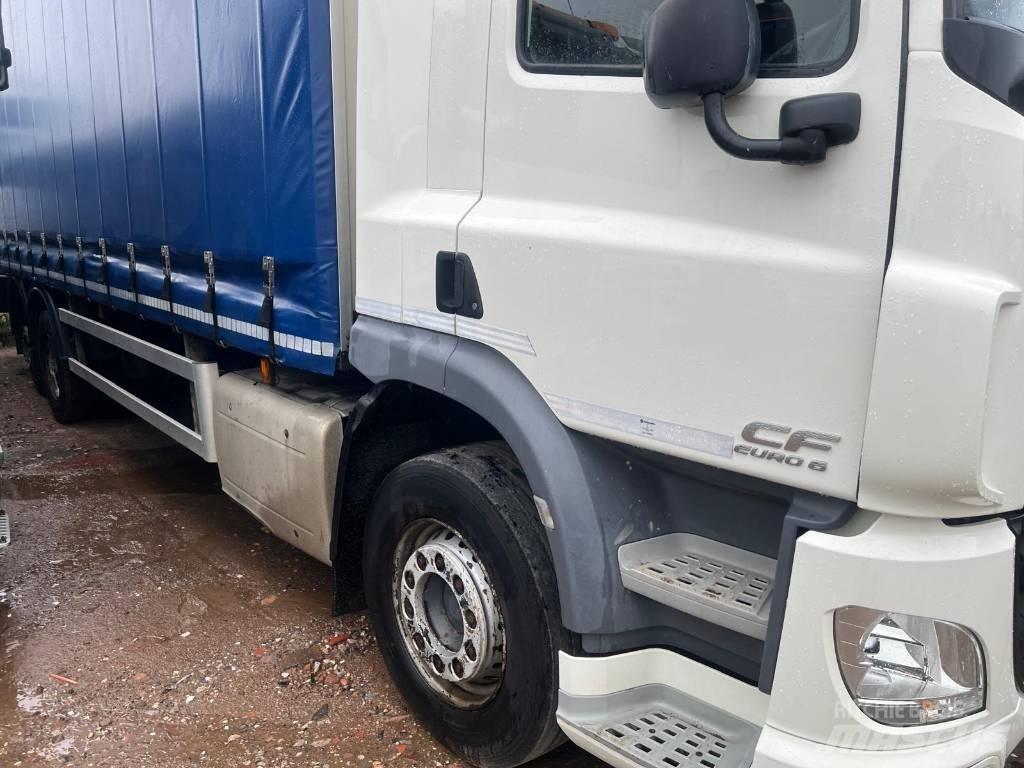 DAF CF 330 Camion à rideaux coulissants (PLSC)