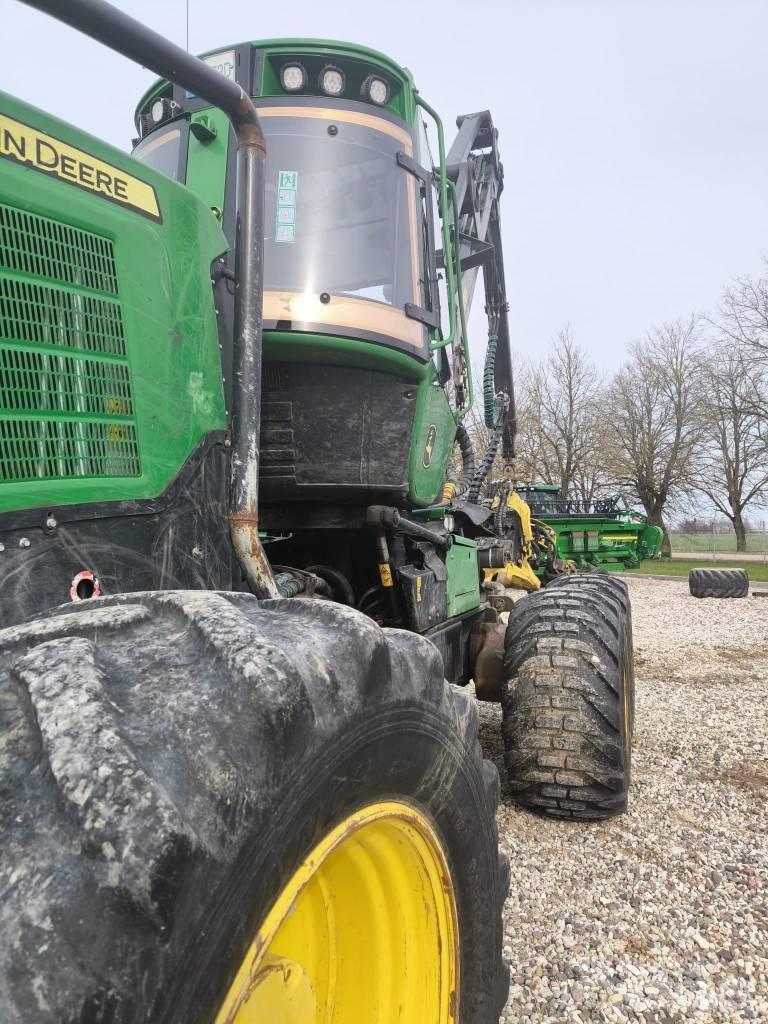 John Deere 1270G Abatteuse