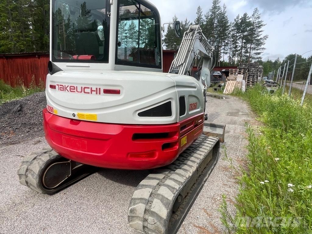Takeuchi TB 260 Mini pelle < 7t