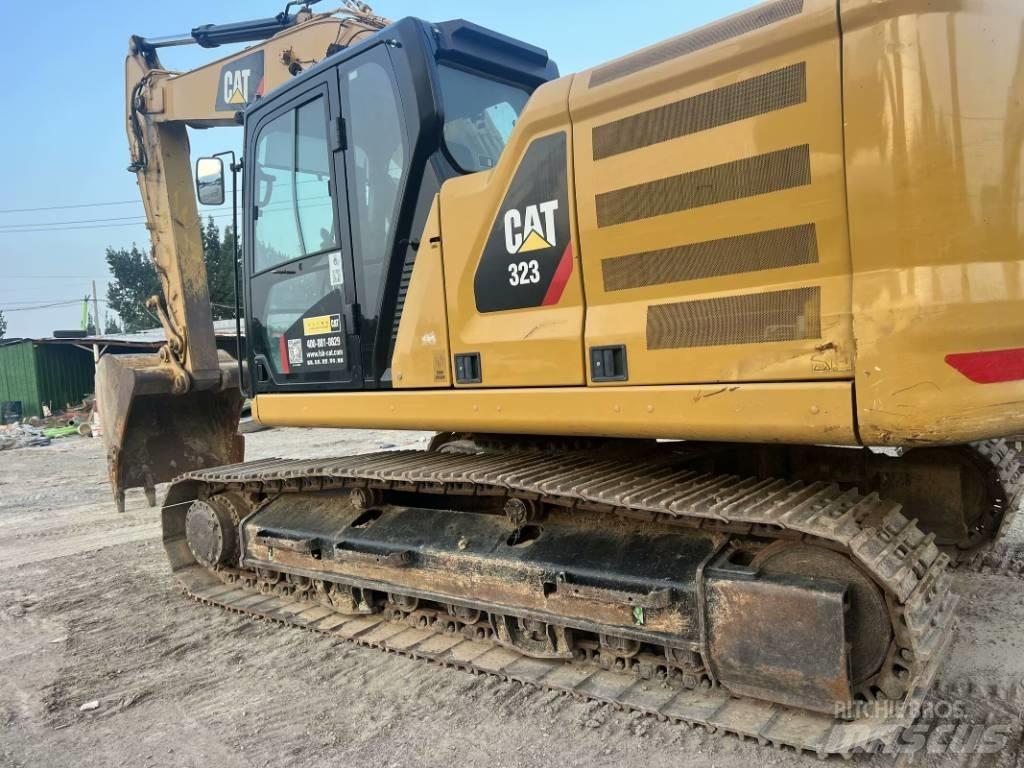 CAT 323 GC Pelle sur chenilles