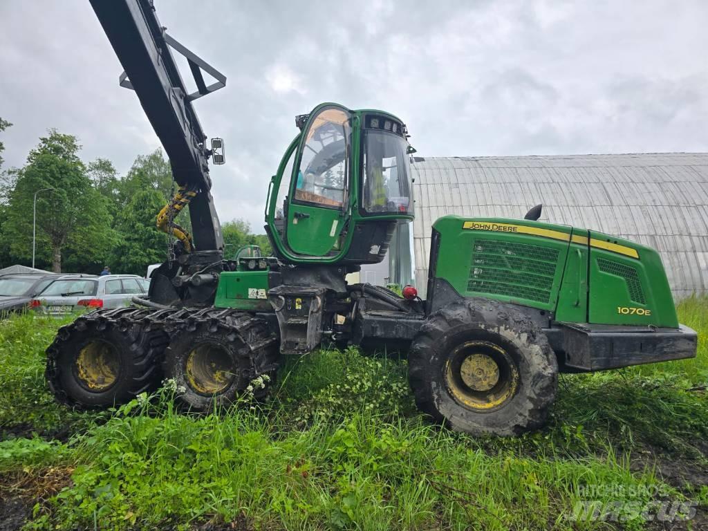 John Deere 1070 E Abatteuse