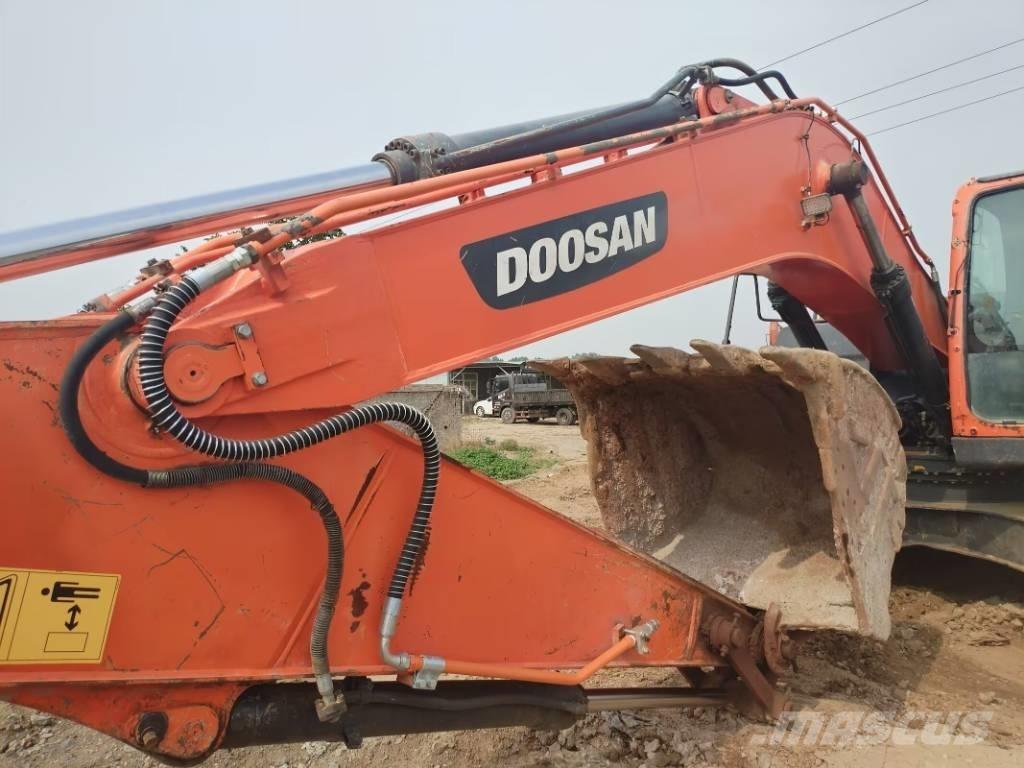 Doosan DX225LC-9C Pelle sur chenilles
