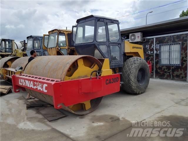 Dynapac CA 30 D Rouleaux monocylindre