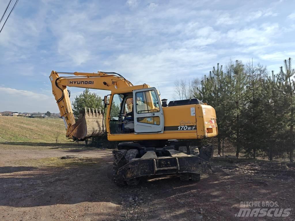Hyundai 170W-7 Pelle sur pneus