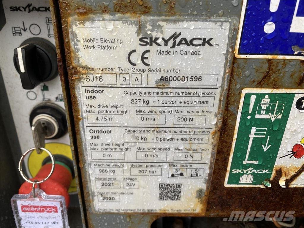 SkyJack SJ16 Mât vertical